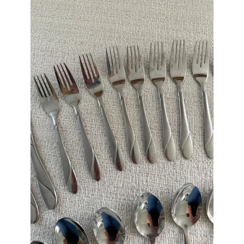 33 pc Cambridge Silversmiths SWIRL SAND Stainless Flatware Replacement Set Lot